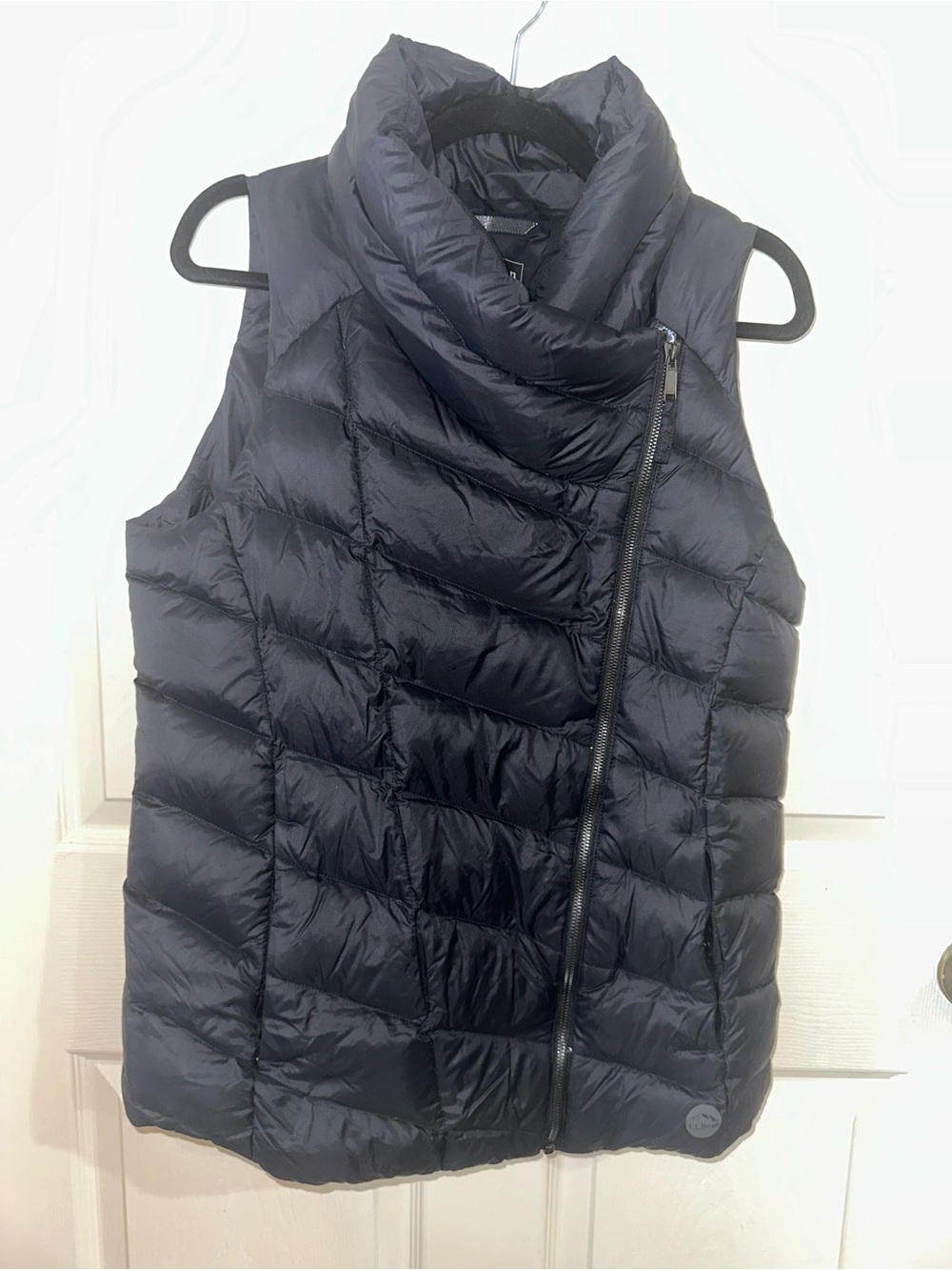 L.L. Bean black Women's down puffer vest M fall winter outdoor hiking